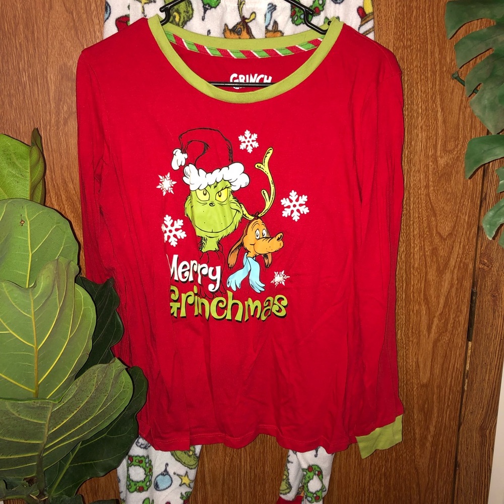 The Grinch Two piece Christmas Womens Pajamas Medium